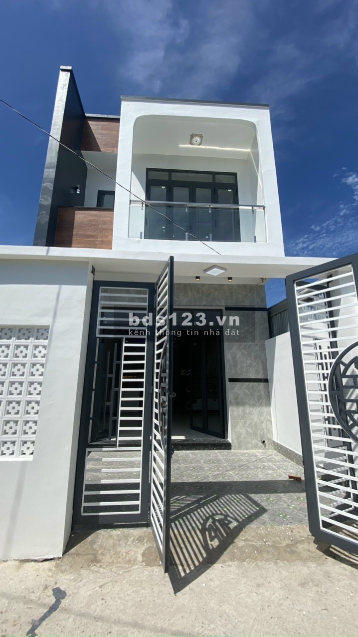 Nhà mới xây diện tích sử dụng 90m2, sổ hồng riêng, đường Lê Văn Lương, Nhà Bè