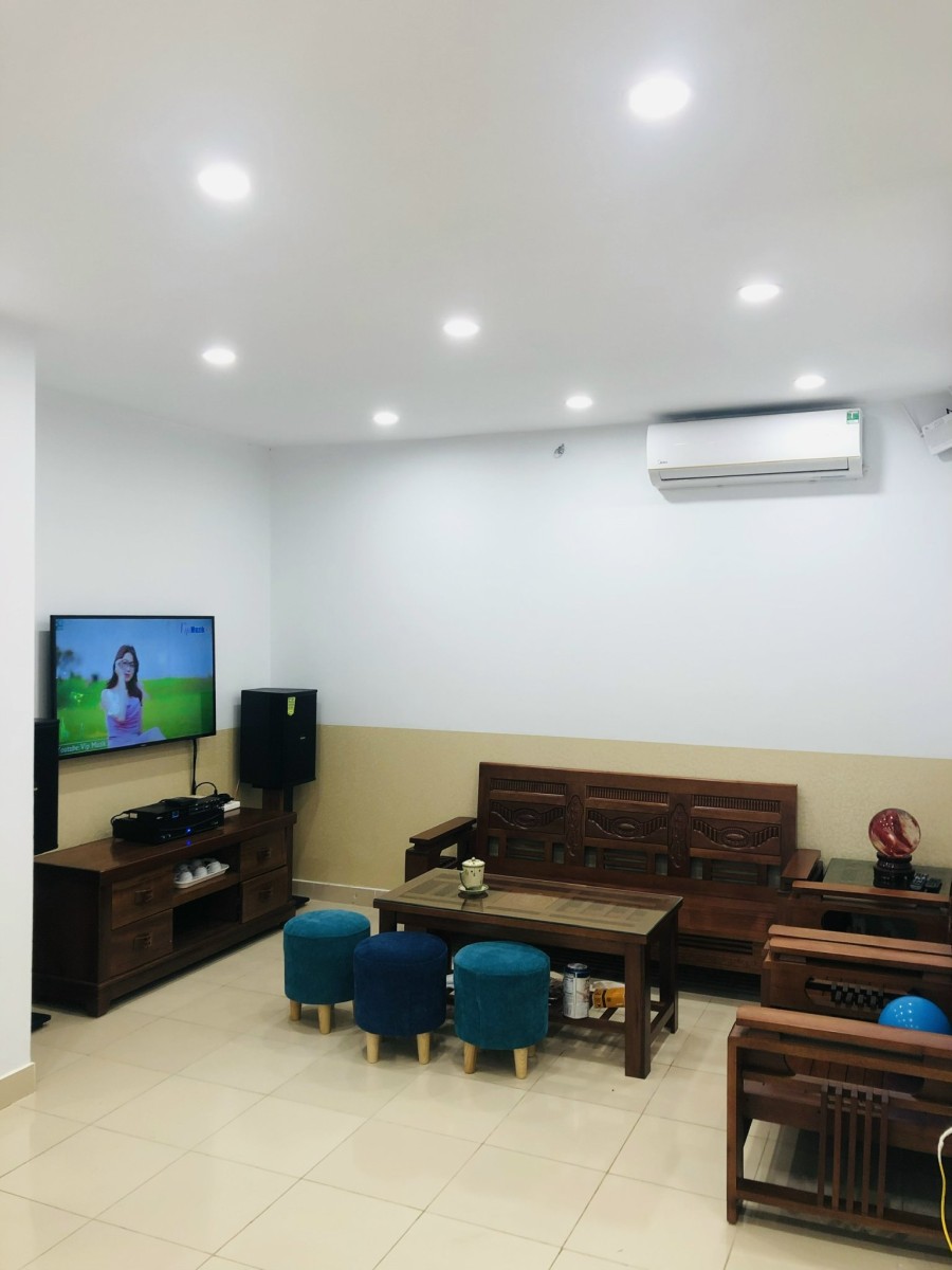 Cho Thuê Căn Hộ 207 Tòa D5A, Trần Thái Tông, DT 82m2, 2 PN, Nội Thất Vip, giá 15 tr/tháng