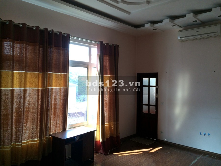 Cho thuê nhà riêng tại ngõ 189 Hoàng Hoa Thám, DT 85m2x4,5 tầng