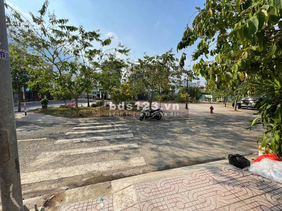 Cho thuê phòng trọ nhà đẹp mới xây 100% ngay cao đẳng Công Thương, yên tĩnh, an ninh