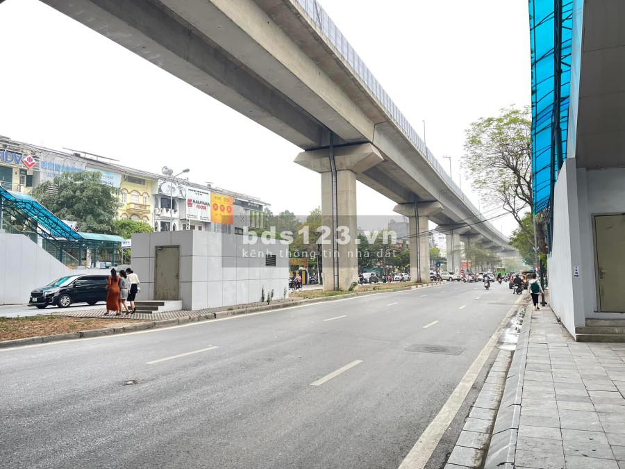 Siêu hot Quận Đông Đa, Hoàng Cầu kinh doanh, dtsd 55m2, mt 6.5m, 4 tầng đúc, 4 phòng ngủ