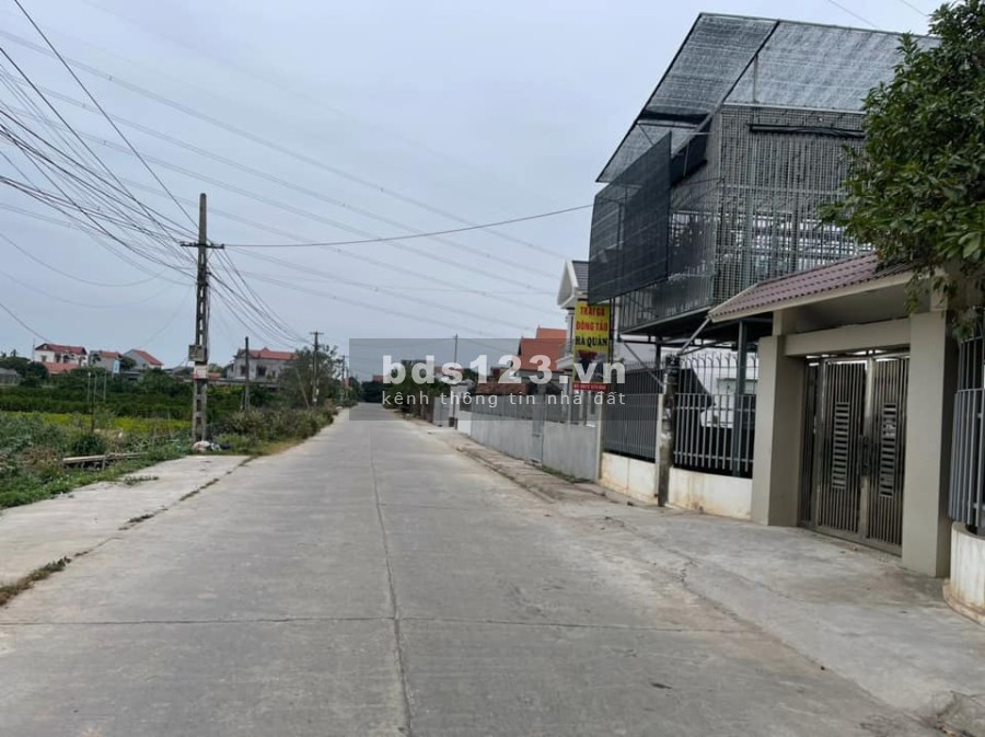 Gia đình cần tiền bán lô đất 54.5m2 Đông Kim, Đông Tảo. Mặt tiền 4.6m hậu 4.6m, đường ô tô chạy