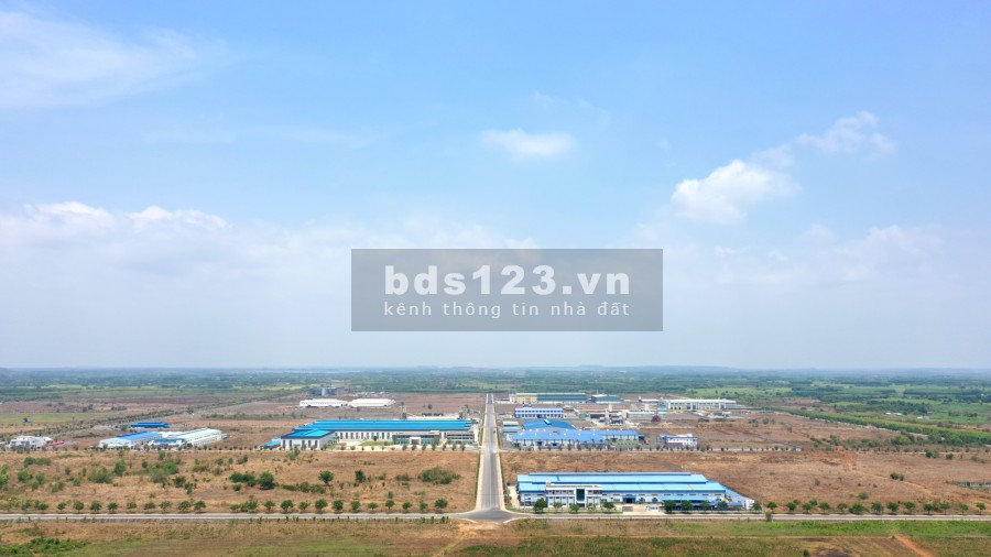 Cần bán lô đất gần trung tâm hành chính xã Phước Long Thọ, sổ hồng đầy đủ công chứng sang tên ngay