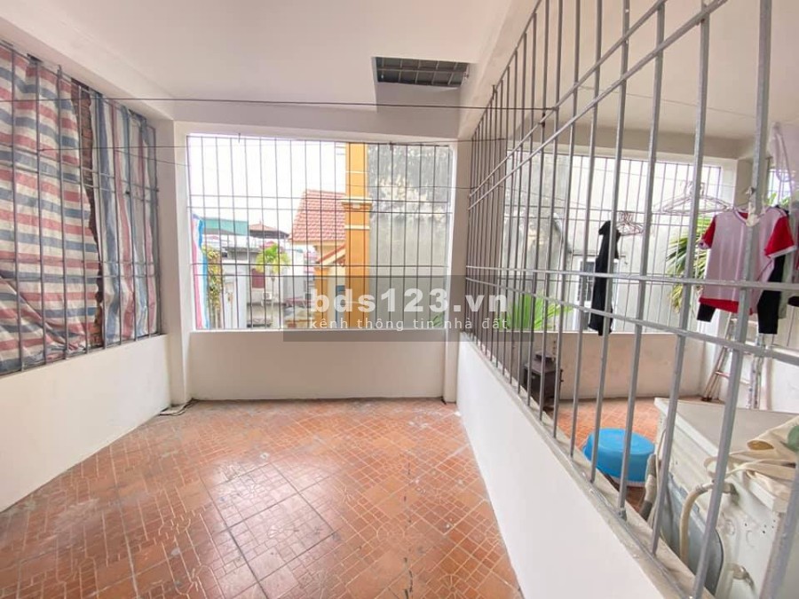 Chính chủ bán gấp nhà cực mới ở Lĩnh Nam dtsd 40m2, 5 tầng chỉ 3.2 tỷ, ô tô qua nhà nở hậu