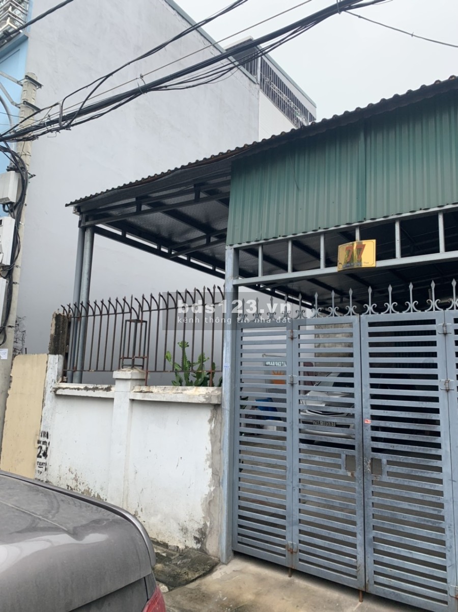 Bán đất có sẵn sổ, diện tích 45m2, giá 70 triệu/m2, làm việc chính chủ, ngõ 293 Ngọc Thuỵ