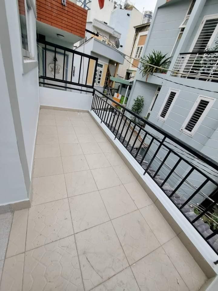 Bán nhà Đoàn Văn Bơ, Quận 4 nhà 1 trệt, 1 lầu cực đẹp dt 56m2, giá bán nhỉnh 4 tỷ