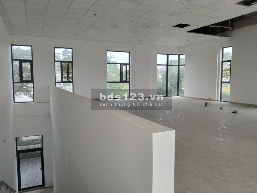 Bán shophouse mới 100% trung tâm quận 2, góc, trệt 160m2 trống suốt, chỉ 84 triệu/m2