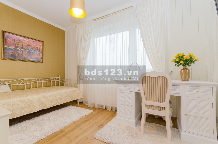 Bán đất tặng nhà đẹp ở Quận Hai Bà Trưng, sổ đỏ chính chủ, đúc 4 tầng kiên cố, giá tốt