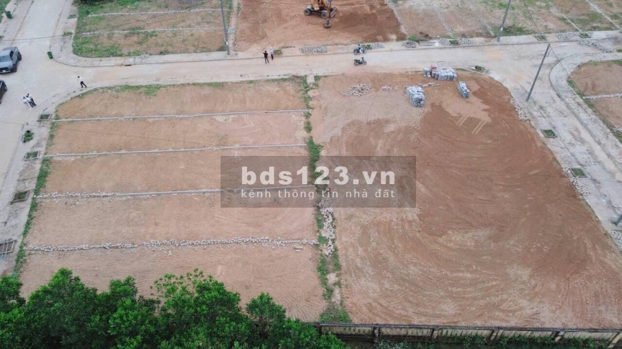 Bán lô đất nằm giữa các khu du lịch sinh thái giá bán 4 triệu/m2, liên hệ 0963775547