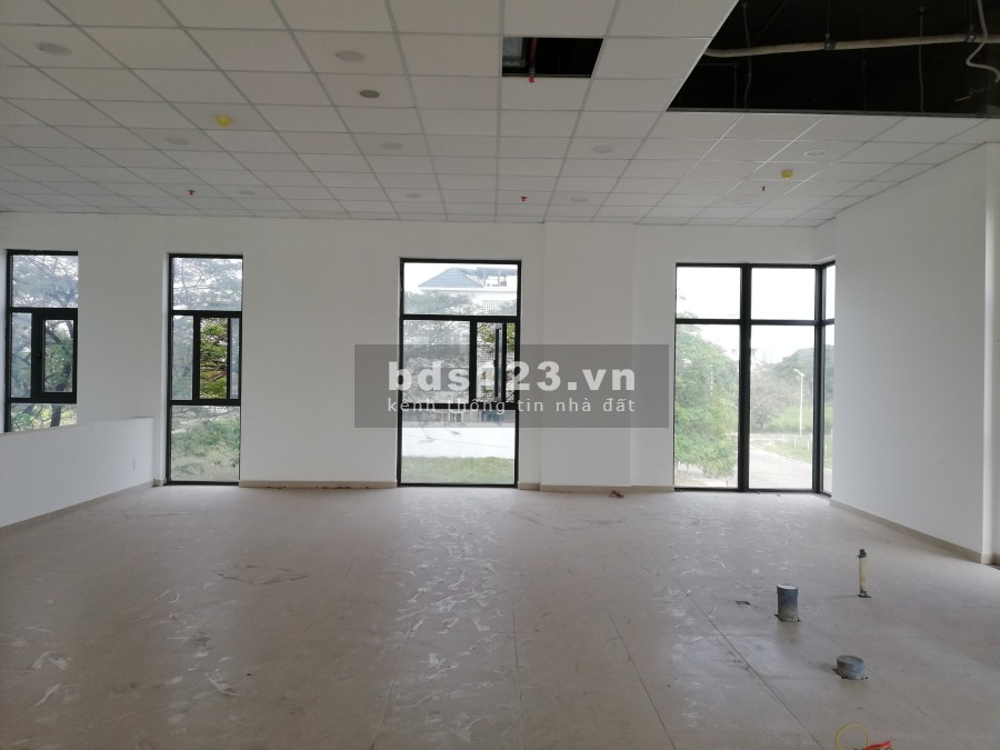 Bán shophouse mới 100% trung tâm quận 2, góc, trệt 160m2 trống suốt, chỉ 84 triệu/m2