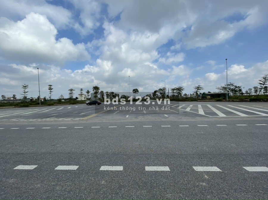 New City Phố Nối thanh toán 1,3xx tỉ lô đẹp hướng Nam liên hệ 0799863888
