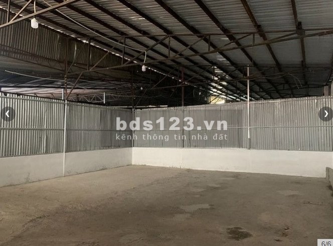 Cho thuê kho 100m2 đường Bùi Văn Ba, 7 triệu/tháng