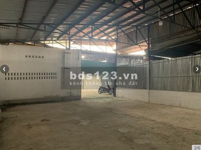 Cho thuê kho 100m2 đường Bùi Văn Ba, 7 triệu/tháng
