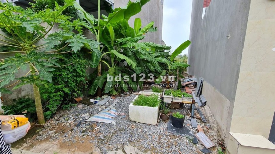 Vợ Chồng có miếng đất để dành, nay kẹt tiền vì trả viện phí cho con nên bán nhanh