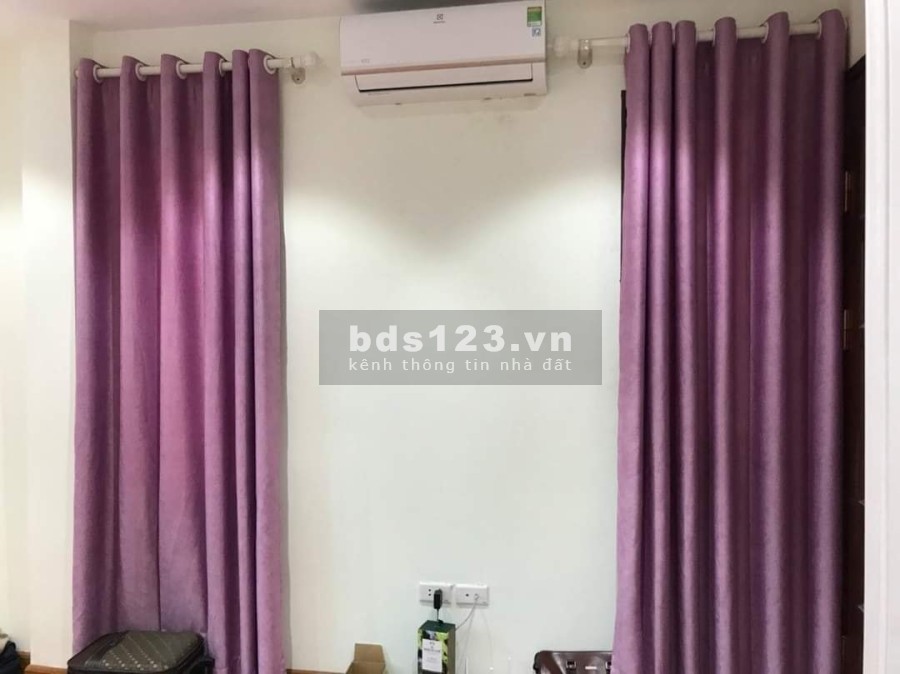 Lô góc kinh doanh sầm uất ô tô tránh doanh thu gần 35 triệu/tháng, sổ đỏ nở hậu