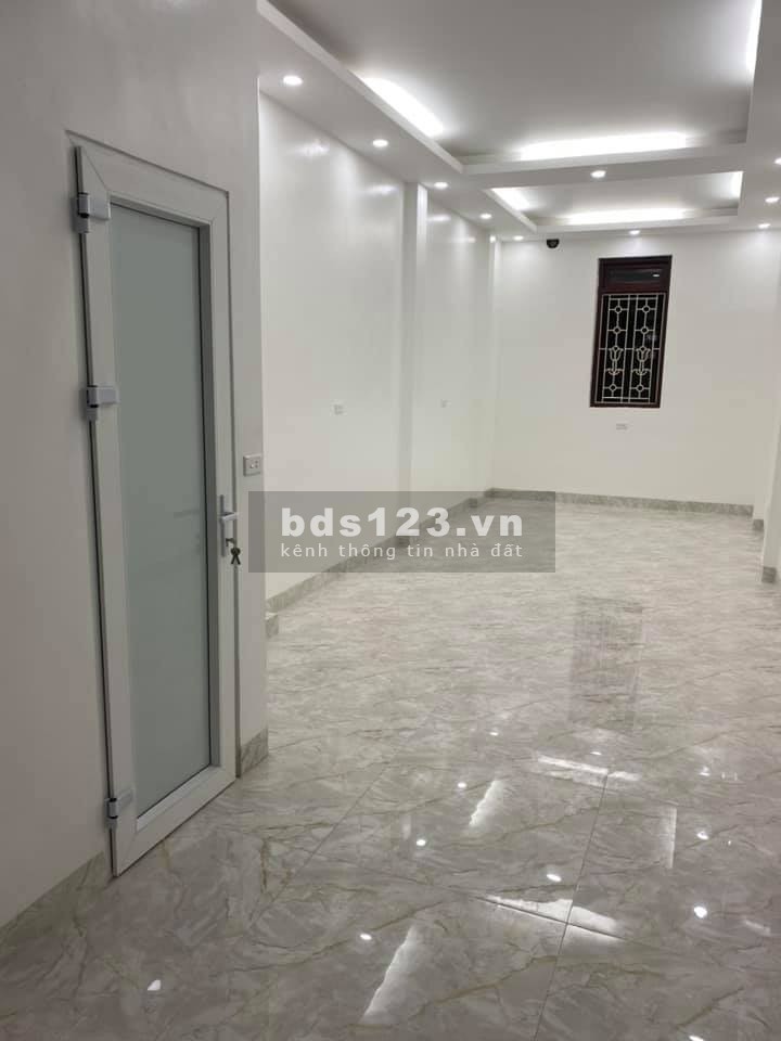 Cần bán nhà đường Xuân Phương, diện tích 40m2 x 5 tầng, ô tô đi qua, giá bán nhỉnh 3 tỷ
