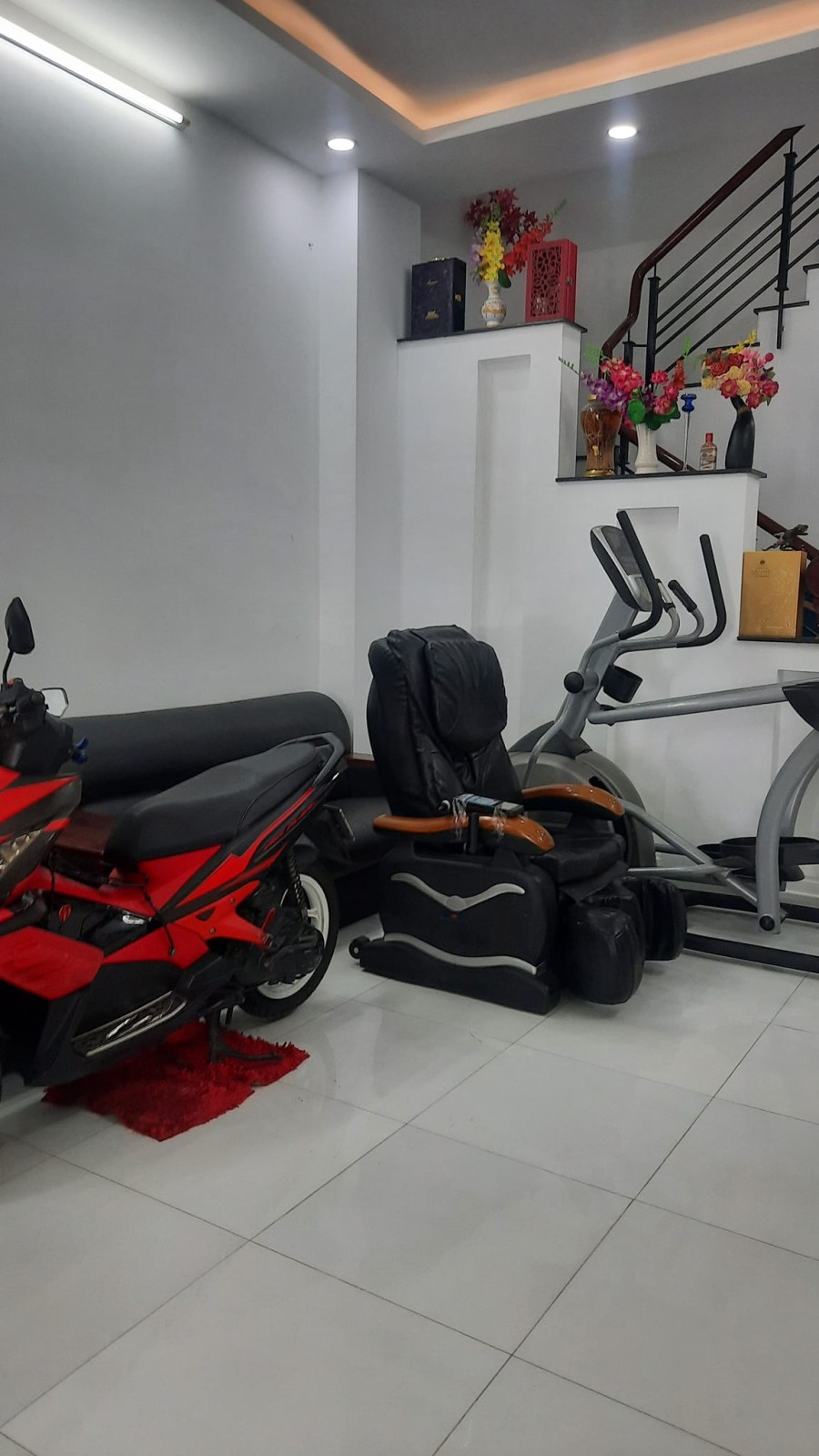 Bán nhà nguyên căn Nguyễn Tri Phương 6 tầng đúc, trung tâm Quận 10, giá bán chi 6.4 tỷ