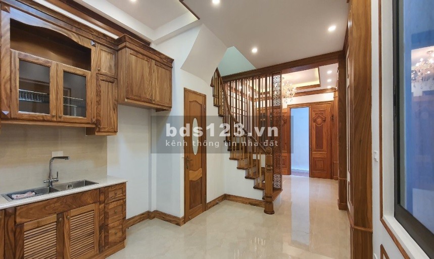 Bán nhà Xuân Đỉnh sánh ngang biệt thự phân lô mặt tiền gần 4m, 5 tầng, nhỉnh 6 tỷ, đón gió Tây Hồ