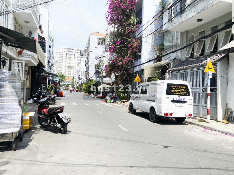 Bán nhà 2 lầu mặt tiền đường số phường Tân Quy, Quận 7 giá bán 9 tỷ có thể thương lượng