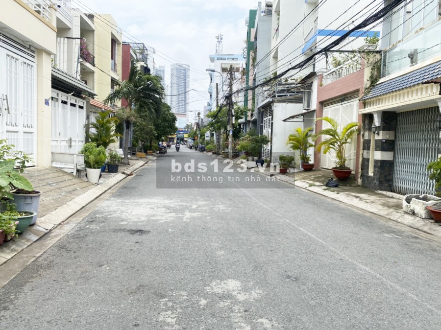 Bán nhà nát tiện xây mới hẻm 34 đường Nguyễn Thị Thập, phường Bình Thuận, Quận 7