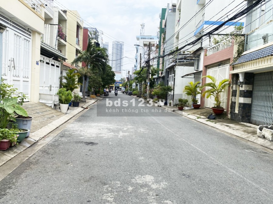 Bán nhà nát tiện xây mới hẻm 34 đường Nguyễn Thị Thập, phường Bình Thuận, Quận 7