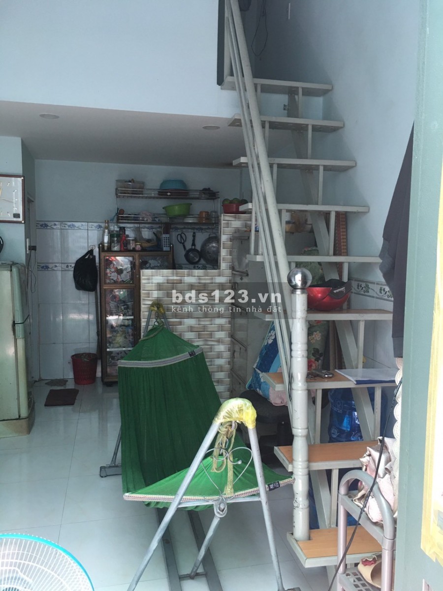 Bán nhà có gác đường vào chùa Pháp Thạnh, Quận 12. Giá rẻ, hẻm xe hơi vào được (Hẻm Lẩu Bò Tèo )