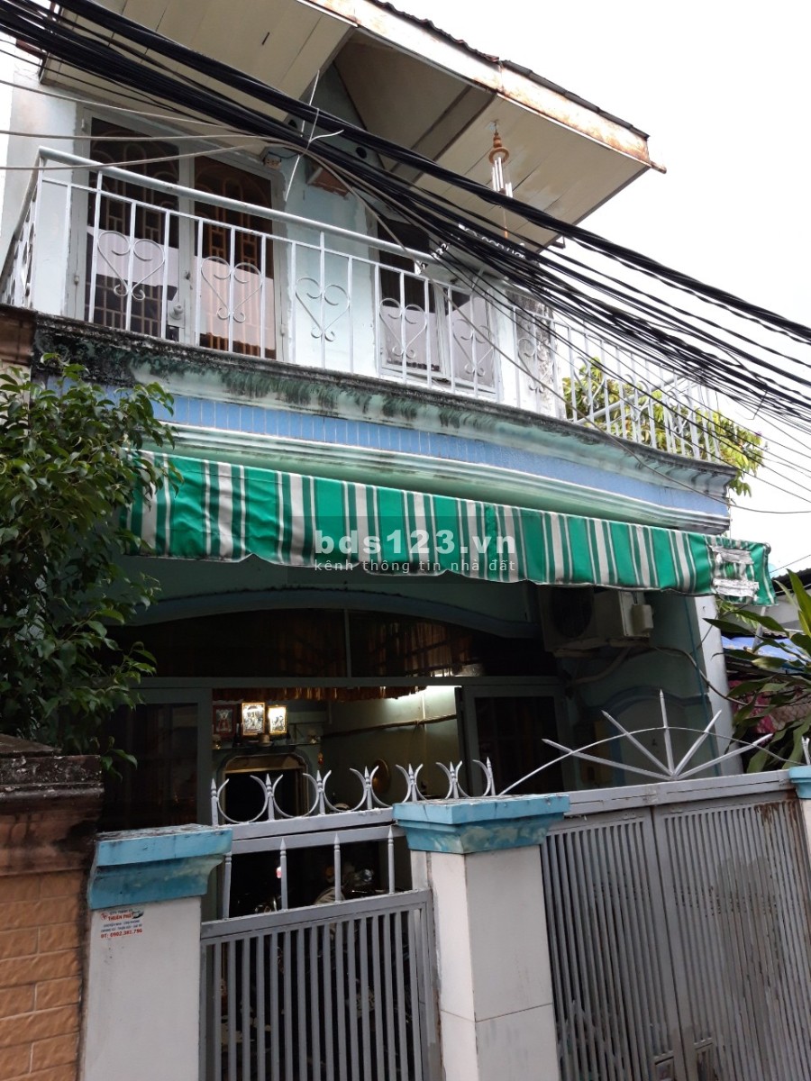 Cần bán nhà Quận 7 cho người thiện chí liên hệ 0906786811, giá bán chỉ 4.5 tỷ, thương lượng