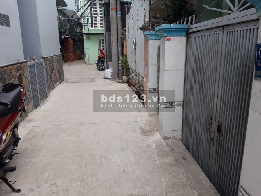 Cần bán nhà Quận 7 cho người thiện chí liên hệ 0906786811, giá bán chỉ 4.5 tỷ, thương lượng