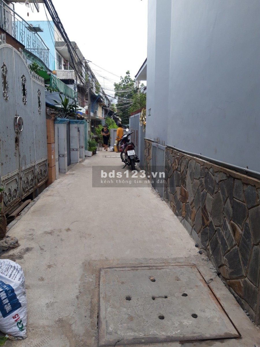 Cần bán nhà Quận 7 cho người thiện chí liên hệ 0906786811, giá bán chỉ 4.5 tỷ, thương lượng
