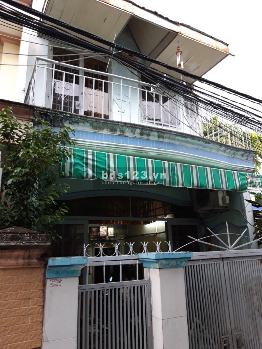 Cần bán nhà Quận 7 cho người thiện chí liên hệ 0906786811, giá bán chỉ 4.5 tỷ, thương lượng