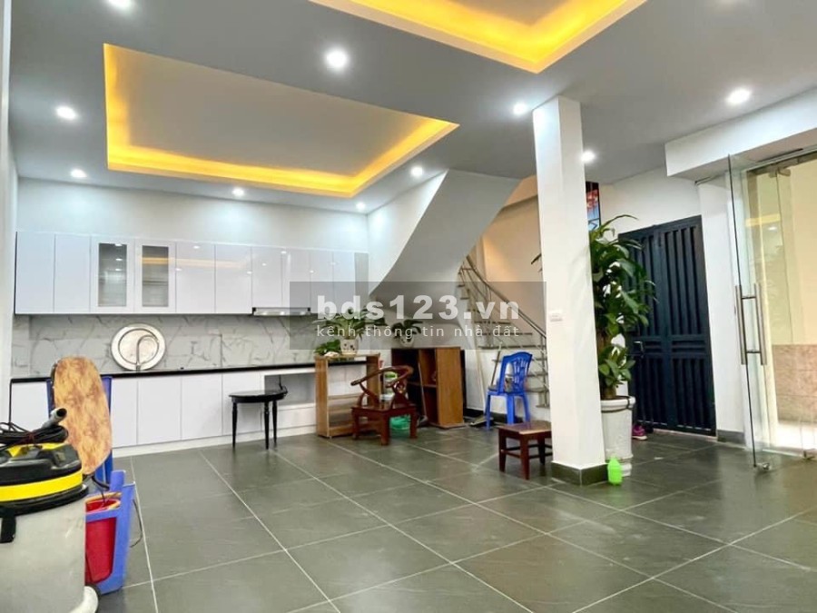 Nhà đẹp Mỹ Đình cần tìm chủ mới diện tích sử dụng 40m2 đúc 5 tầng giá bán chỉ 4.55 tỷ