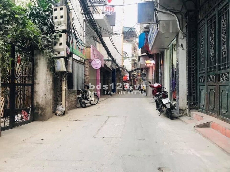 Bán nhà trung tâm Hoàng Mai, giá bán 3.7 tỷ, ô tô vào nhà kinh doanh sầm uất, lh 0979861796