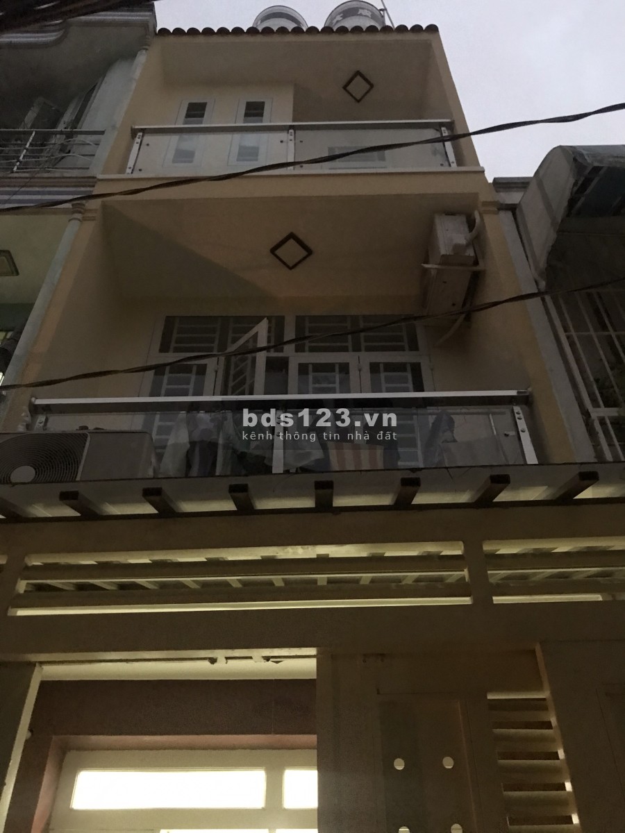 Bán nhà hẻm xe hơi đúc kiên cố 3 tầng, 4 phòng ngủ, giá bán chỉ 3.2 tỷ, phường 15, Quận 8