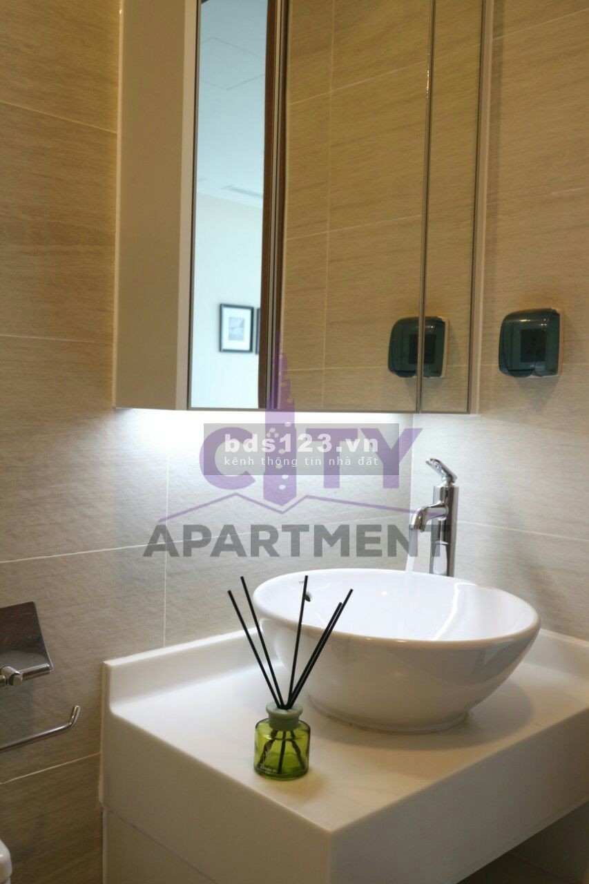 Bán căn hộ Vinhomes Central Park 2 phòng ngủ, 2 nhà vệ sinh, giá tốt đầu tư sinh lời