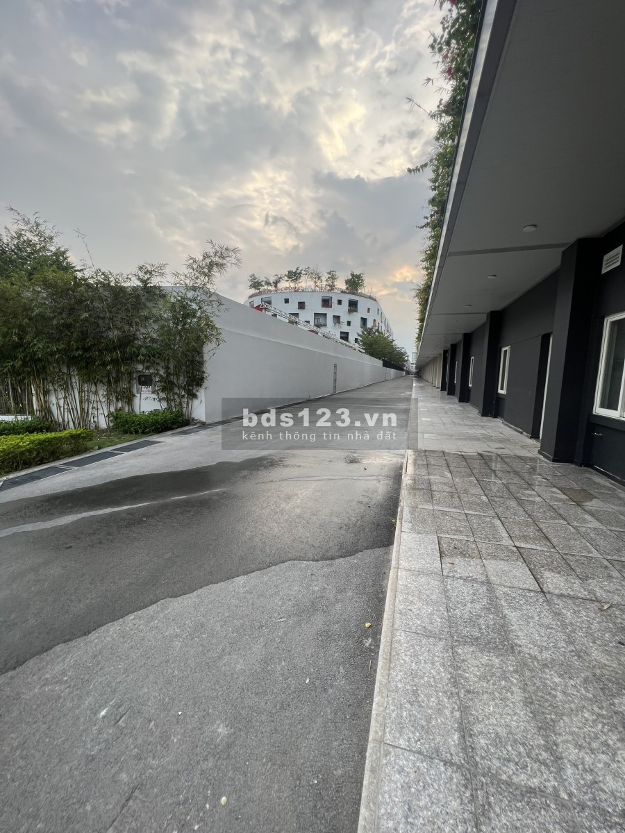 Cho thuê sàn shophouse khu đô thị Sala. Hoàn thiện đẹp thoải mái đậu ô tô, tiện ích đủ
