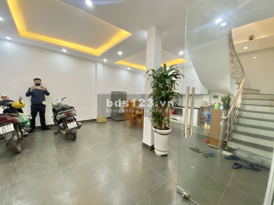 Nhà đẹp Mỹ Đình cần tìm chủ mới diện tích sử dụng 40m2 đúc 5 tầng giá bán chỉ 4.55 tỷ