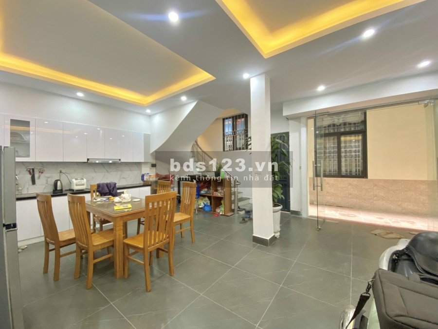 Nhà đẹp Mỹ Đình cần tìm chủ mới diện tích sử dụng 40m2 đúc 5 tầng giá bán chỉ 4.55 tỷ