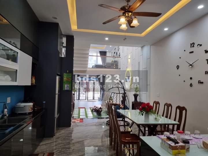 Bán nhà Bành Văn Trần phường 7, Quận Tân Bình, dtsd 54m2, 4 tầng đúc, giá 14 tỷ, lhcc