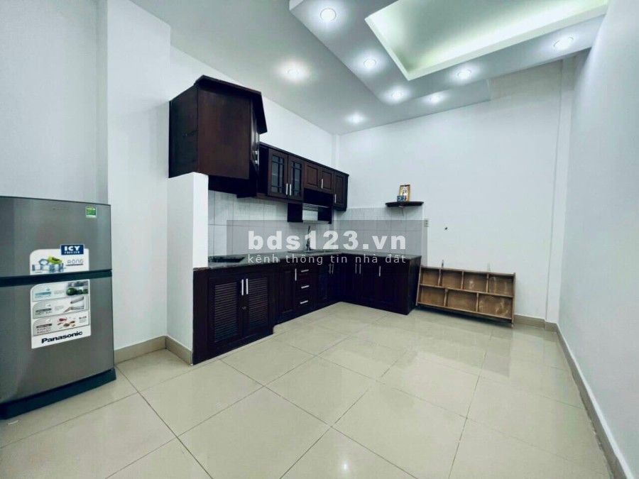 Đường hẻm xe hơi gần, diện tích sử dụng 80m2 đúc 1 trệt 2 lầu Quận Tân Phú giá 5 Tỷ