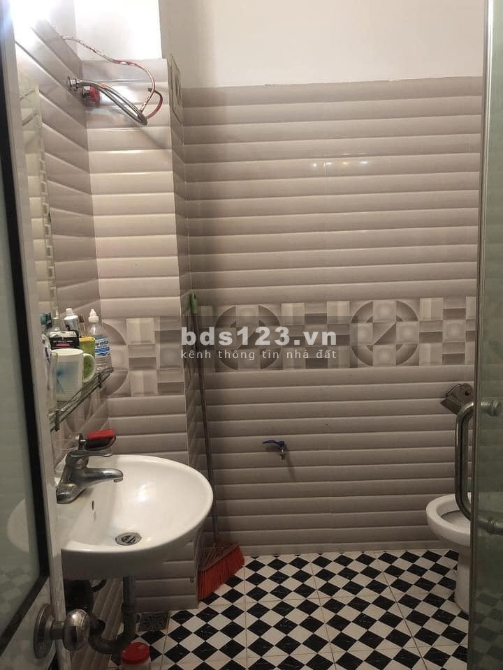 Phân lô ngõ ô tô lùi, đỗ trước cửa, khu dân trí cao, Ngọc Thuỵ, liên hệ 0972263245