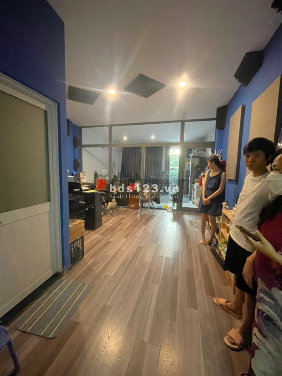 Bán nhà nguyên căn mới xây chính chủ Quận 7, đường lớn, xe qua lại nhiều giá 12 tỷ