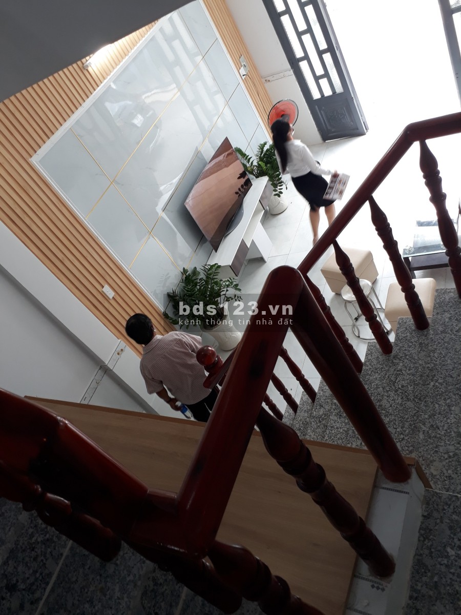 Kẹt tiền bán gấp nhà Long An diện tích sử dụng 80m2, sát khu công nghiệp Cầu Tràm
