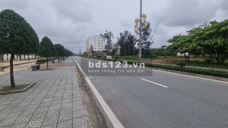 Bán lô đất mặt tiền đường Trương Pháp 20x20m, giá siêu rẻ