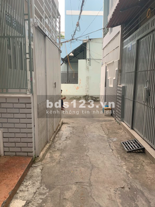 Bán gấp nhà quá đẹp chiều ngang 4.5m, Lê Quang Định, dtsd 45m2, giá chỉ hơn 4 tỷ, sổ sẵn