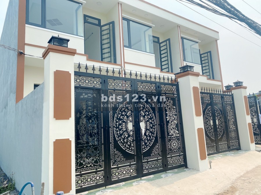 Bán nhà nguyên căn giá rẻ sổ hồng riêng bao sang tên công chứng trong ngày, khu an ninh, yên tĩnh