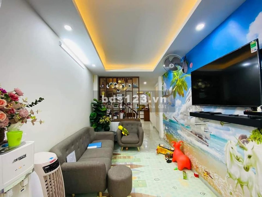 Bán nhà nguyên căn mới xây, diện tích 45m2, đúc 5 tầng, giá bán 4 tỷ, sổ đỏ nở hậu