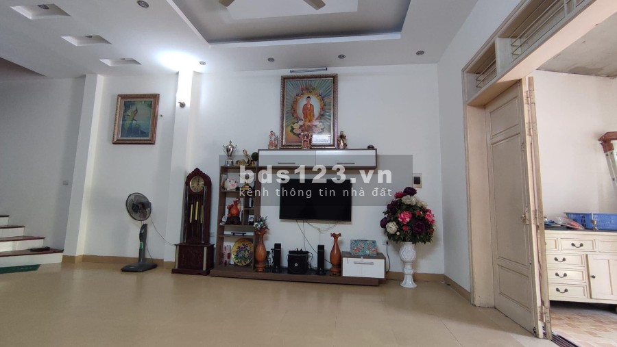 Bán nhà Ngọc Lâm, Long Biên ô tô 7 chỗ, diện tích sử dụng 48m2, 5 tầng, giá nhỉnh 5 tỷ