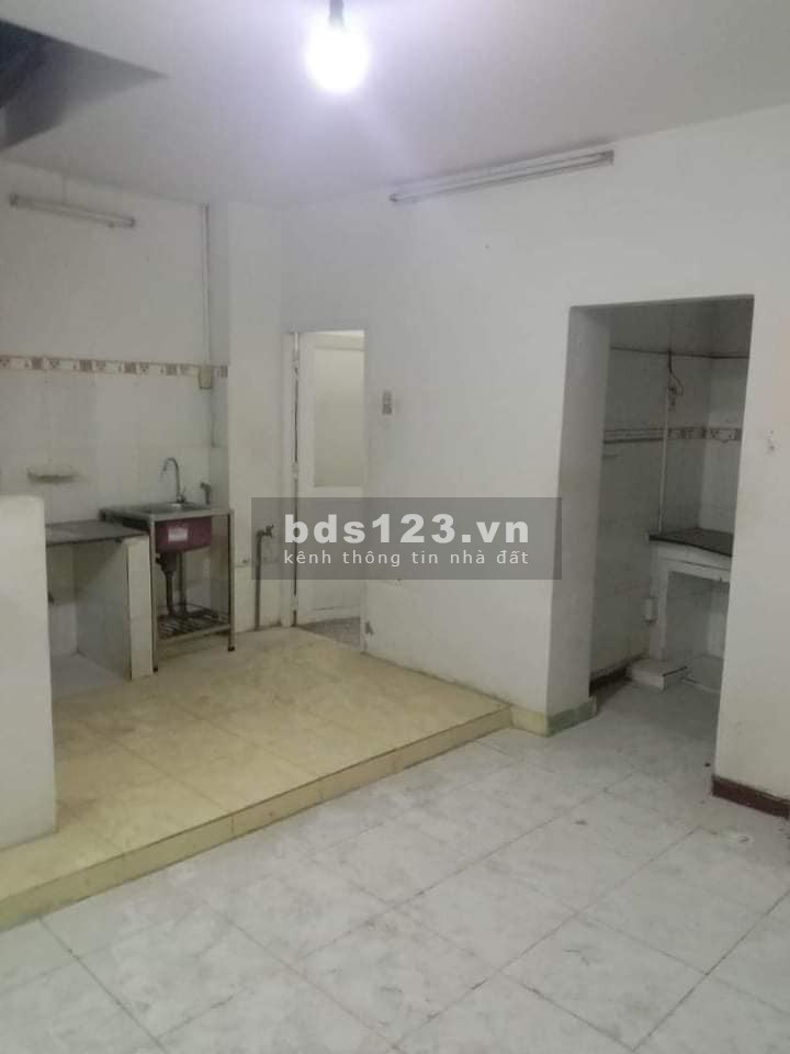 Cần bán gấp nhà hẻm xe hơi Lý Thường Kiệt, Gò Vấp, nhỉnh 5 tỷ, 3 tầng, 6 phòng ngủ, 58m2