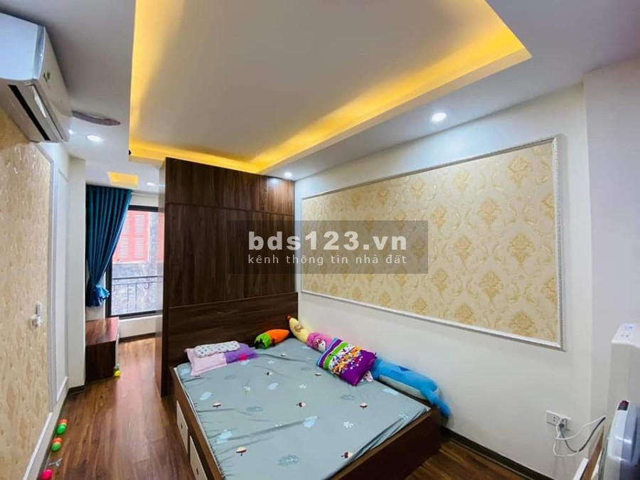 Bán nhà nguyên căn mới xây, diện tích 45m2, đúc 5 tầng, giá bán 4 tỷ, sổ đỏ nở hậu