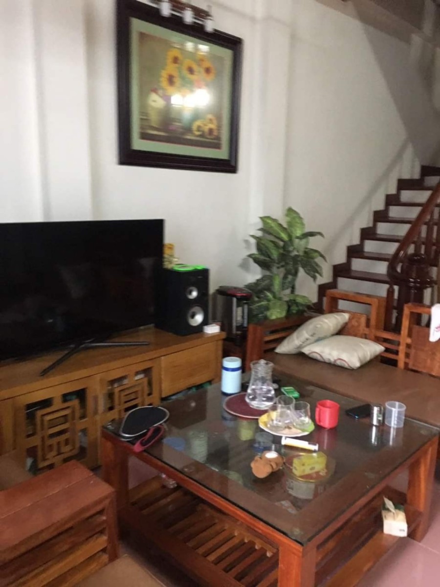 Tư Đình Long Biên bán đất Tặng nhà diện tích 40m2 3 tầng mặt tiền 5m giá bán 3tỷ x